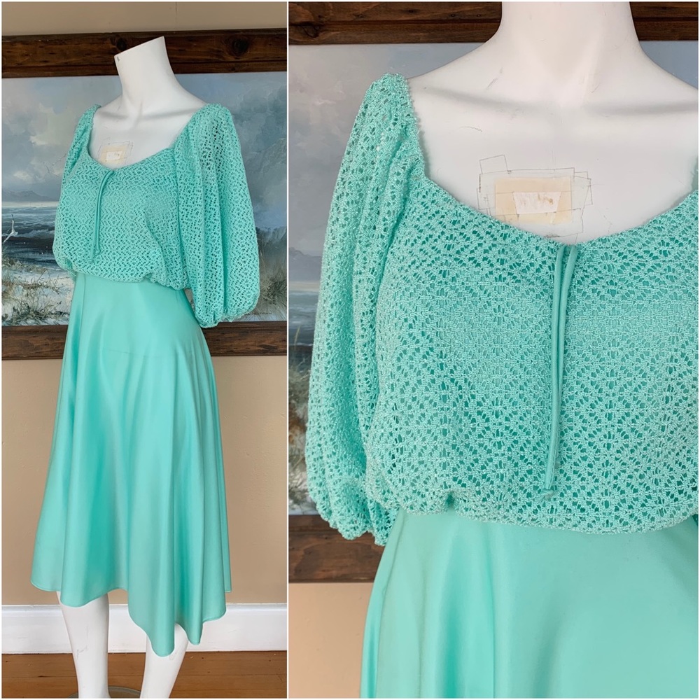 Gorgeous Vintage 70's Teal Silky A-line Midi Dress w Puff Sleeves